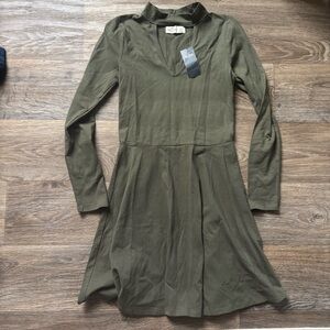 NWT Hollister Olive Green Keyhole Skater Dress – Long Sleeve, Size Small